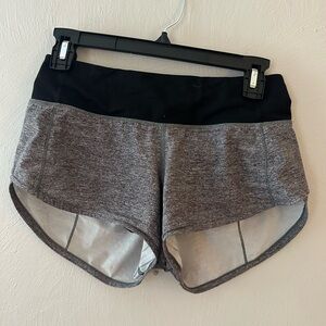 Lululemon Speed Up 2.5 inch grey shorts!